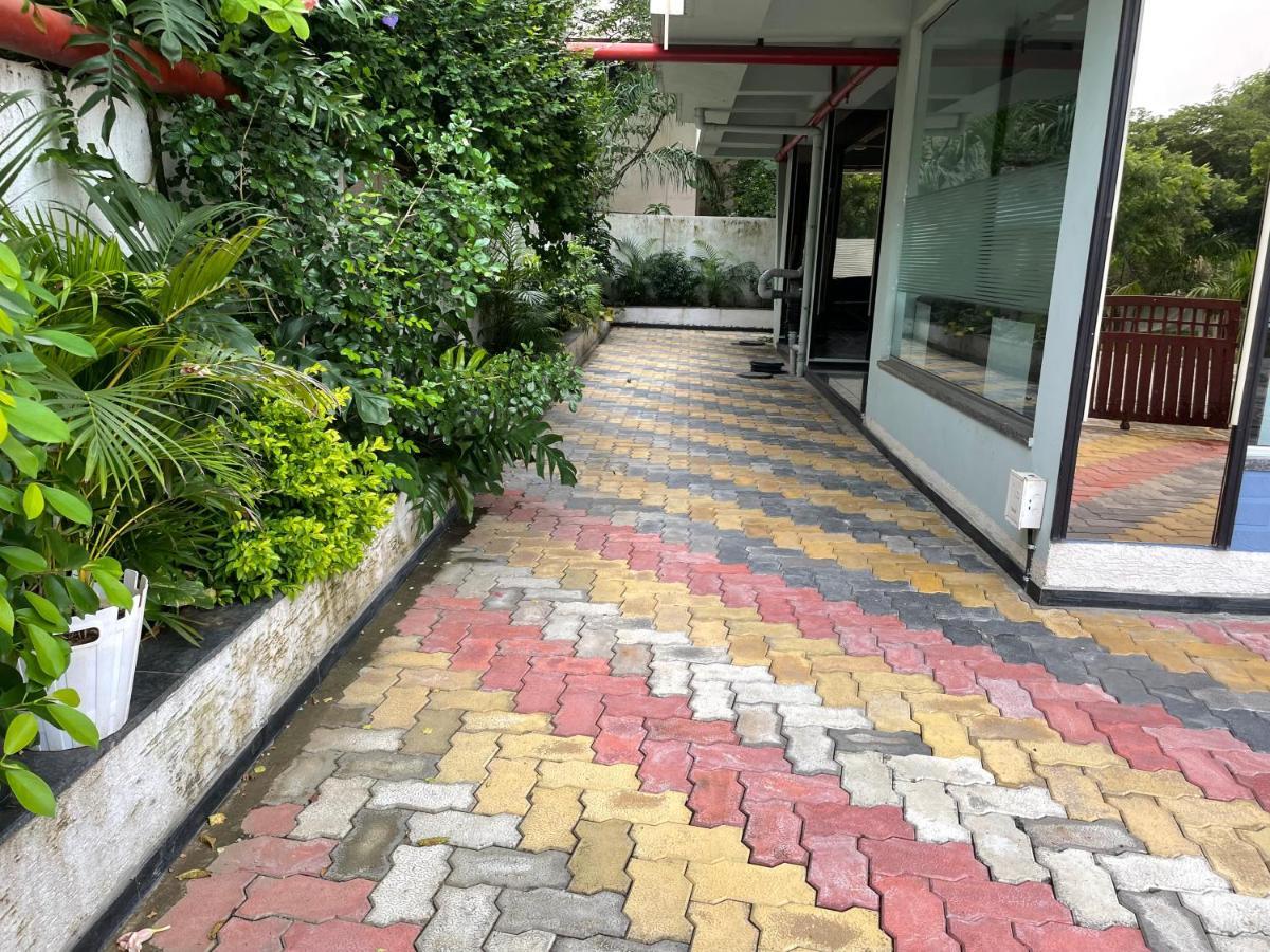 Hotel Airport Kk Nagpur Bagian luar foto